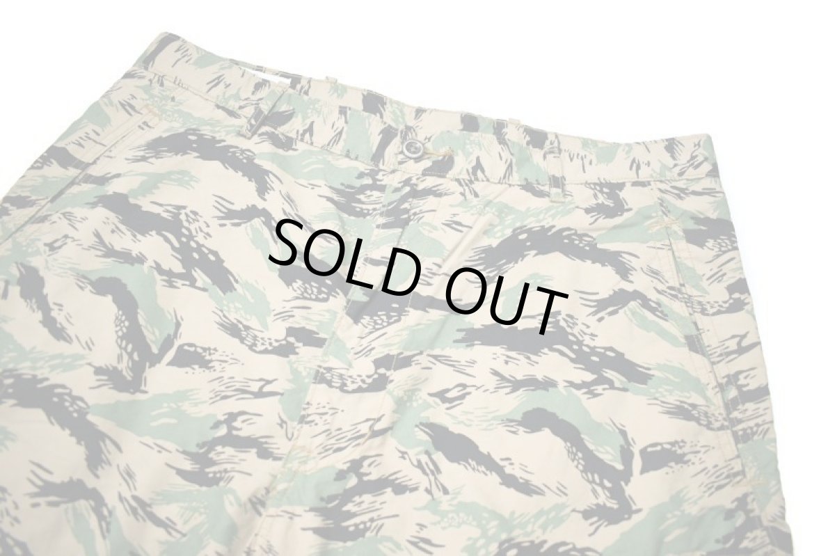 画像2: Levi's Camouflage Cargo Shorts リーバイス (2)