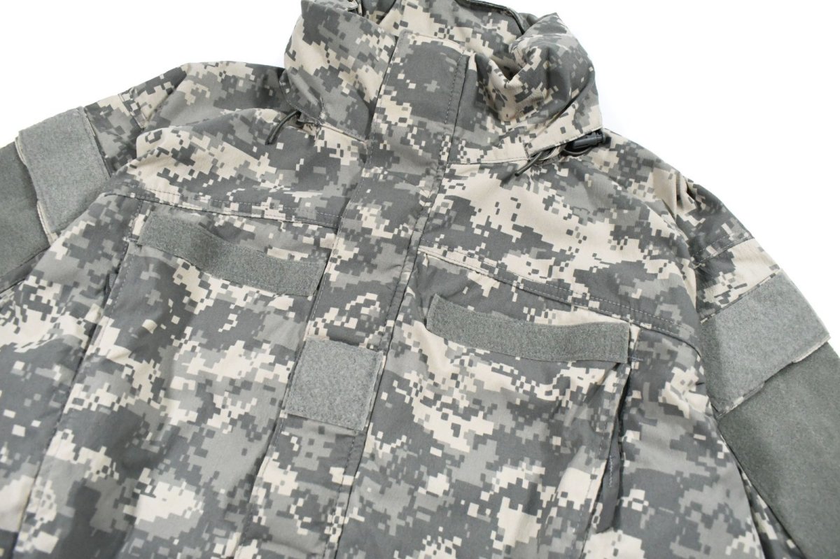画像2: Deadstock Us Army ECWCS GenIII Level5 Soft Shell Jacket (2)