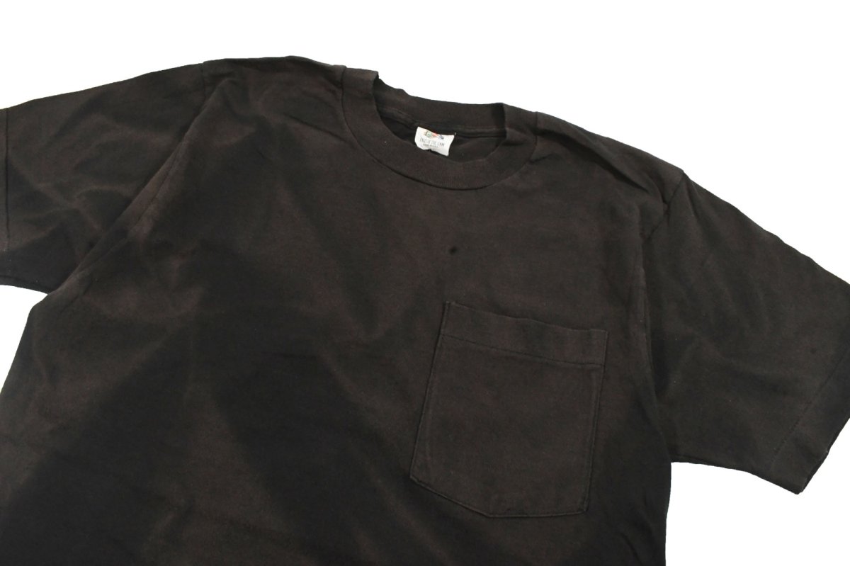 画像2: Used Fruit of the Loom Pocket Tee Fade Black made in USA (2)