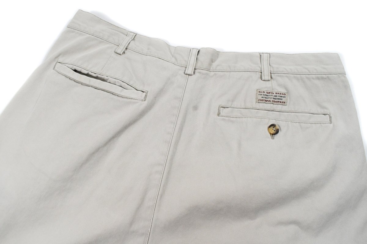 画像3: Used Old Navy Pleated Chino Shorts (3)
