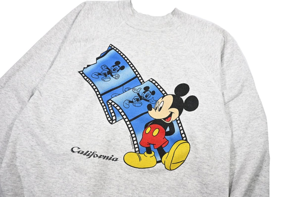 画像2: Used Hanes Disney Raglan Sleeve Print Sweat Shirt made in USA (2)