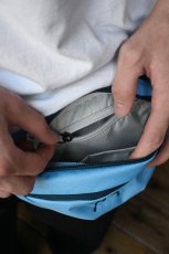 画像2: ARC'TERYX Mantis1 Waist Pack Glacial/Nightscape アークテリクス (2)