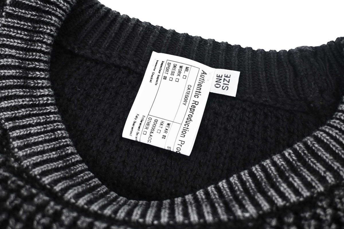 画像4: A.R.P.  Washed Cotton Mineral Breach Oversized Sweater Black (4)