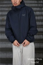 画像2: ARC'TERYX Atom Hoody Black Sapphire アークテリクス (2)