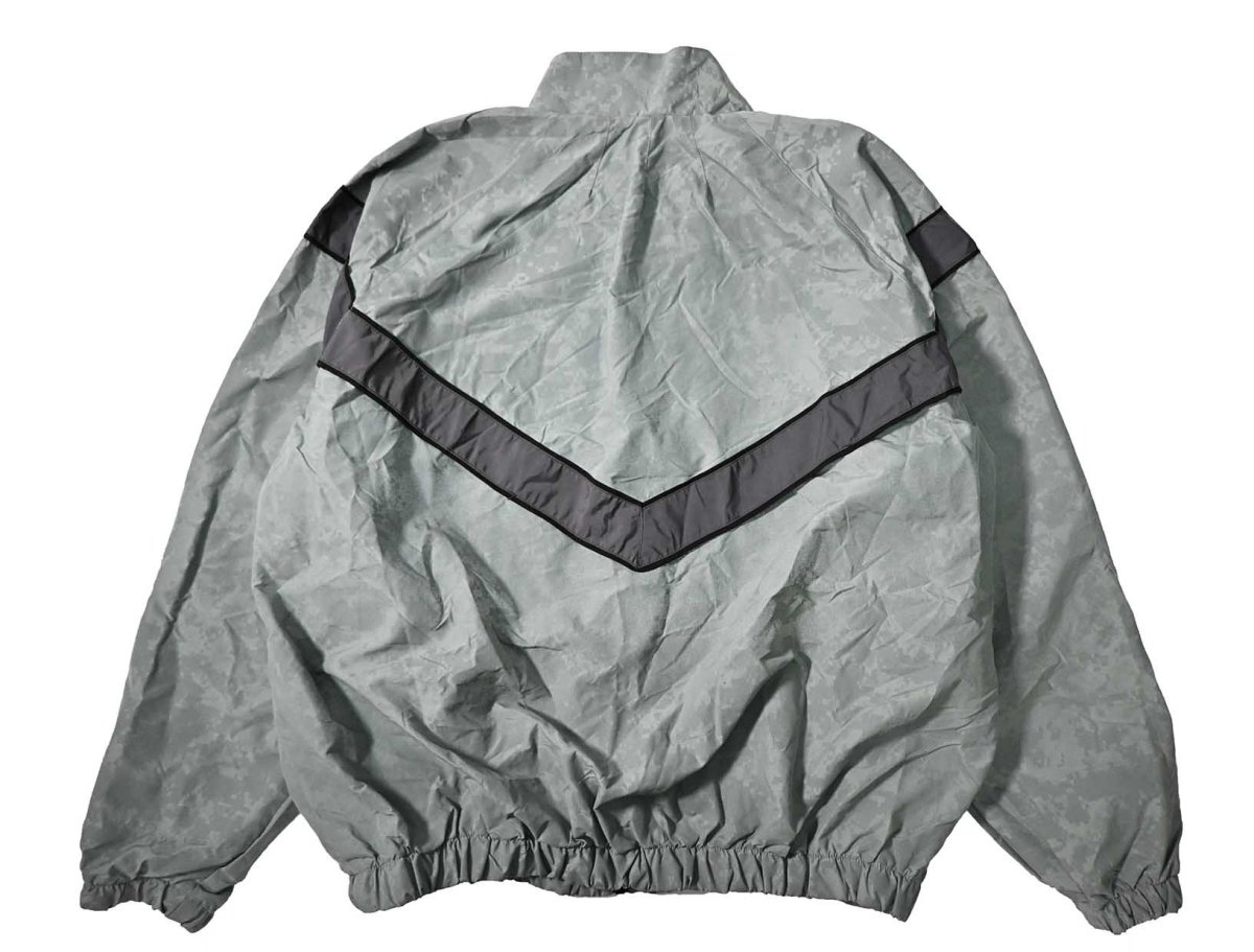 画像2: Deadstock Us Army PT IPFU Army Nylon Jacket Digital Camo (2)