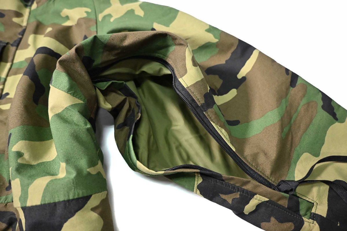 画像4: Used Us Army ECWCS Gen1 GORE-TEX Parka Woodland Camo (4)