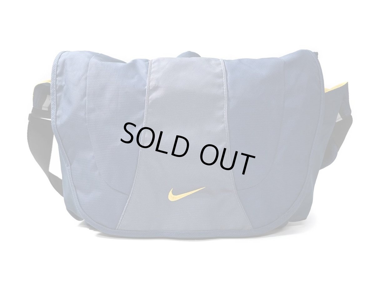 画像1: Used Nike Messenger Bag (1)