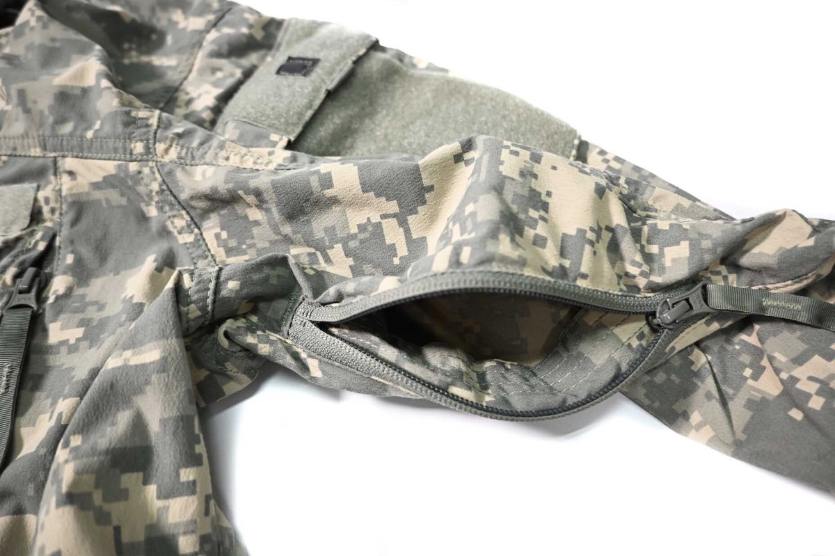 画像4: Used Us Army ECWCS GenIII Level5 Soft Shell Jacket (4)
