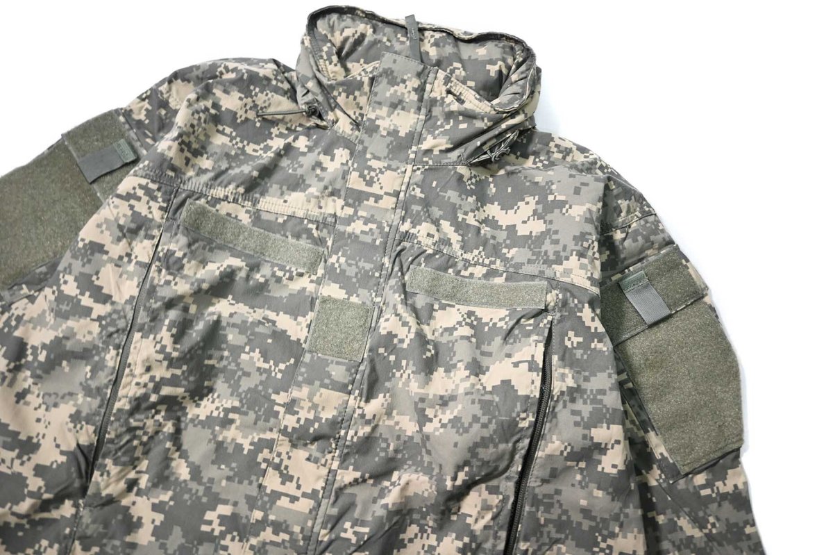 画像2: Deadstock Us Army ECWCS GenIII Level5 Soft Shell Jacket (2)
