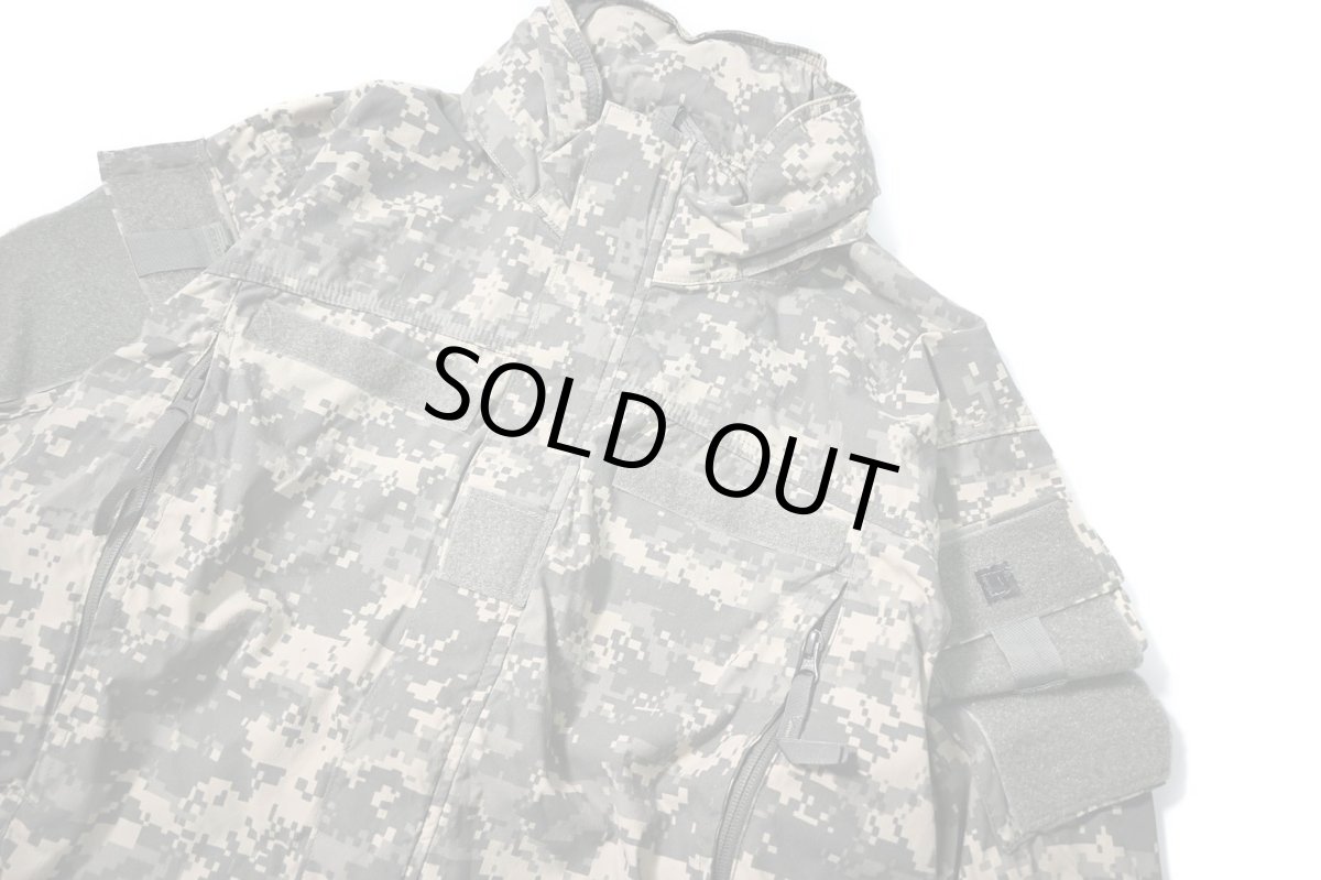 画像2: Deadstock Us Army ECWCS GenIII Level5 Soft Shell Jacket (2)