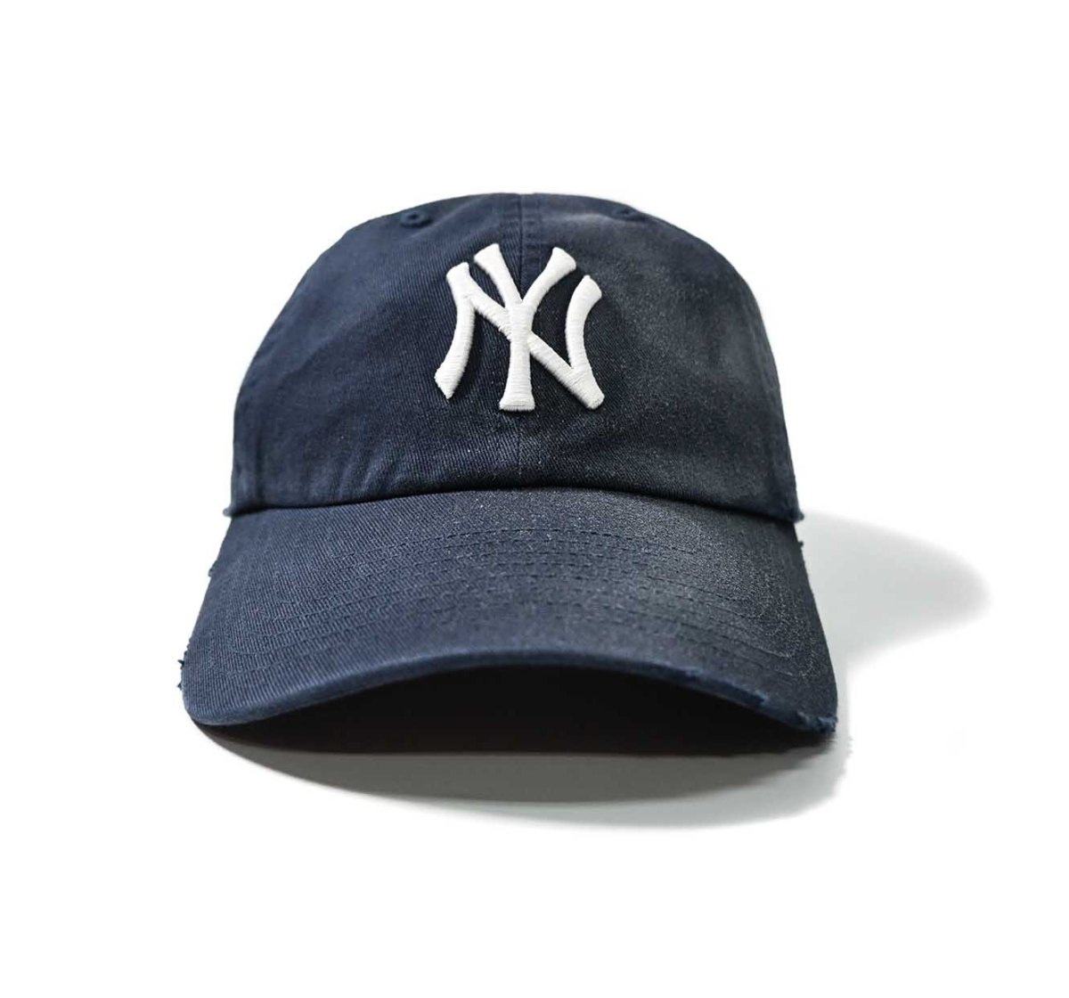 画像1: New York Yankees Damaged Cap (1)