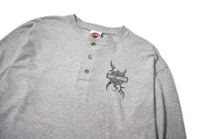 画像2: 00s Used Harley-Davidson L/S Print Henley Tee (2)