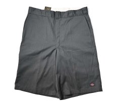 画像1: 00s Deadstock Dickies 42283CH 13Inch Multi-Use Pocket Work Short Charcoal (1)
