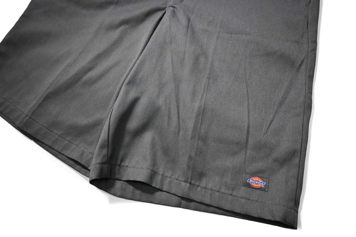 画像3: 00s Deadstock Dickies 42283CH 13Inch Multi-Use Pocket Work Short Charcoal (3)