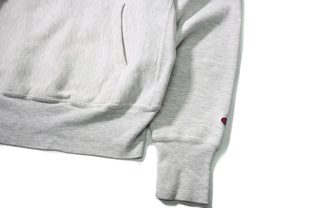 画像3: 00s Used Champion Reverse Weave Sweat Hoodie "University of Massachusetts" (3)