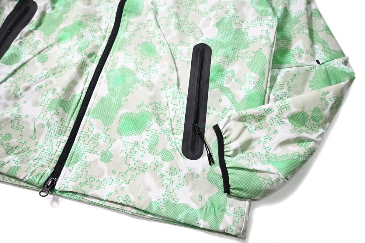 画像4: Nike Tech Woven Camo Windrunner Jacket Green Camo (4)