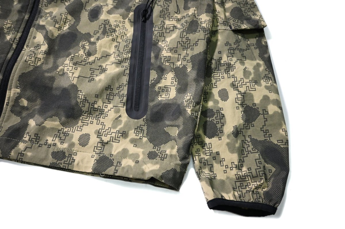 画像3: Nike Tech Woven Camo Windrunner Jacket Neutral Olive/Black (3)