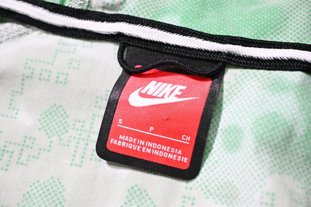 画像7: Nike Tech Woven Camo Windrunner Jacket Green Camo (7)