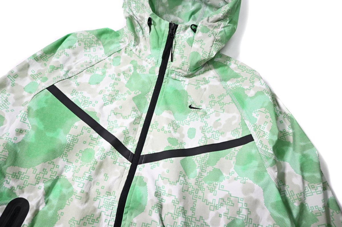 画像3: Nike Tech Woven Camo Windrunner Jacket Green Camo (3)