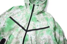 画像3: Nike Tech Woven Camo Windrunner Jacket Green Camo (3)