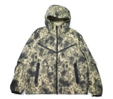画像1: Nike Tech Woven Camo Windrunner Jacket Neutral Olive/Black (1)