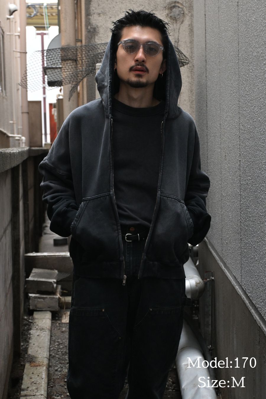 トップス MOOJI MOOJI OVERSIZE ZIP-UP HOODIE AGED MOOJI MOOJI / OVERSIZE ZIP UP HOODIE AGED（STONE GRAY） - IMA:ZINE